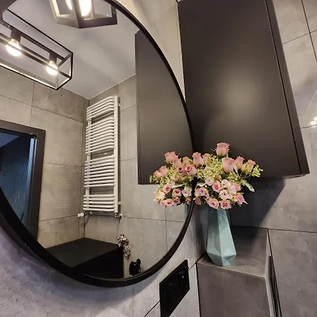 Warszawa Central House - Studios In Warsaw With Private Jacuzzi, Full Access To Sauna, Gym And Billards - Studia Z Prywatnym Jacuzzi Oraz Dostepem Do Sauny, Silowni I Bilarda Exterior foto