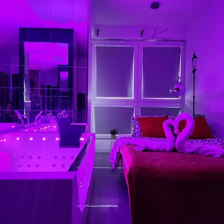 Warszawa Central House - Studios In Warsaw With Private Jacuzzi, Full Access To Sauna, Gym And Billards - Studia Z Prywatnym Jacuzzi Oraz Dostepem Do Sauny, Silowni I Bilarda Exterior foto