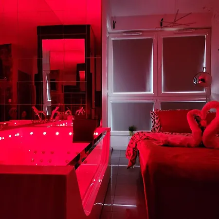 Warszawa Central House - Studios In Warsaw With Private Jacuzzi, Full Access To Sauna, Gym And Billards - Studia Z Prywatnym Jacuzzi Oraz Dostepem Do Sauny, Silowni I Bilarda Exterior foto