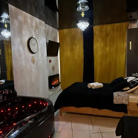 Warszawa Central House - Studios In Warsaw With Private Jacuzzi, Full Access To Sauna, Gym And Billards - Studia Z Prywatnym Jacuzzi Oraz Dostepem Do Sauny, Silowni I Bilarda Exterior foto