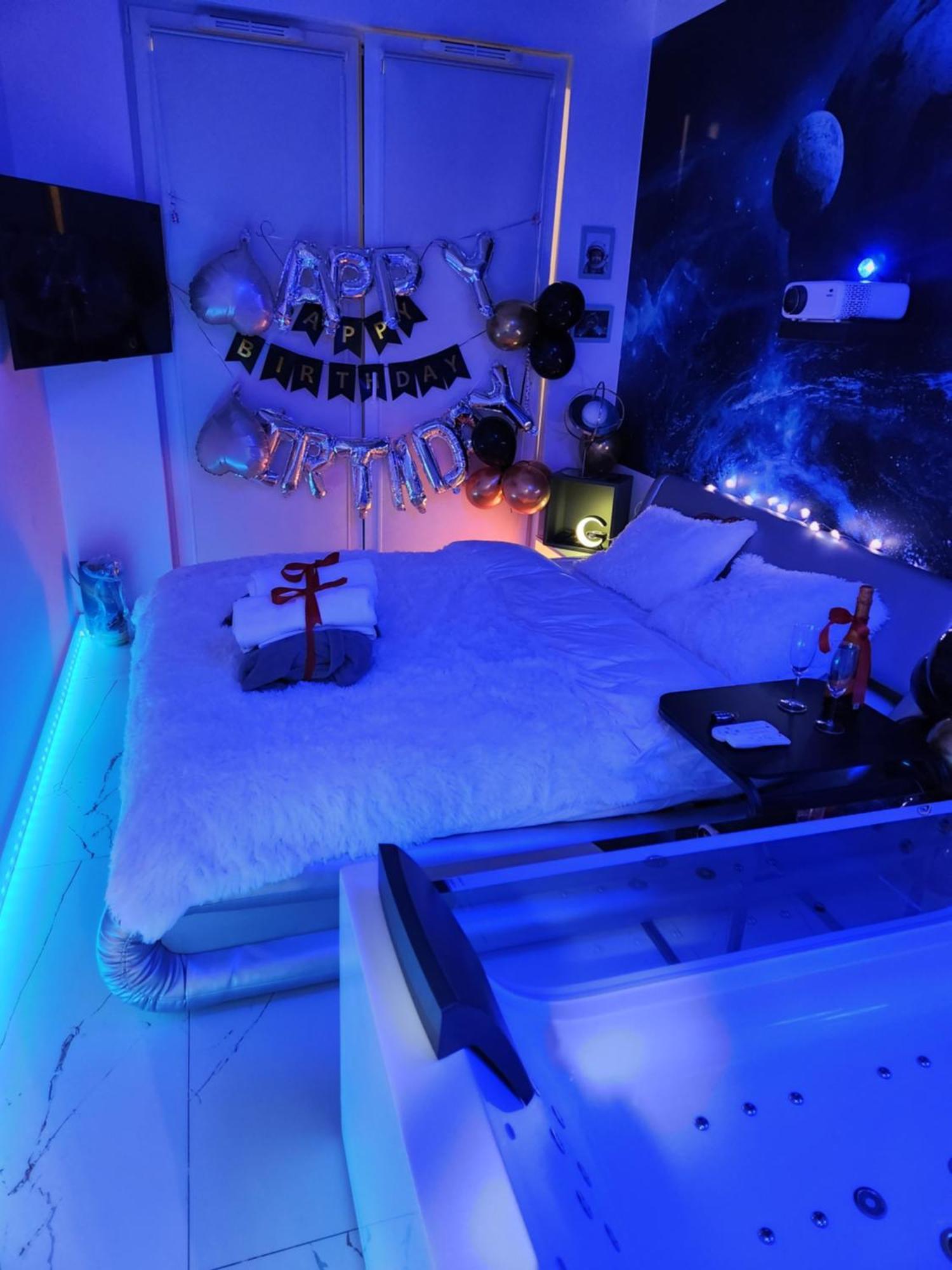 House - In With Private Jacuzzi, Full Access To Sauna, Gym And Billards - Studia Z Prywatnym Jacuzzi Oraz Dostepem Do Sauny, Silowni I Bilarda Apartamento