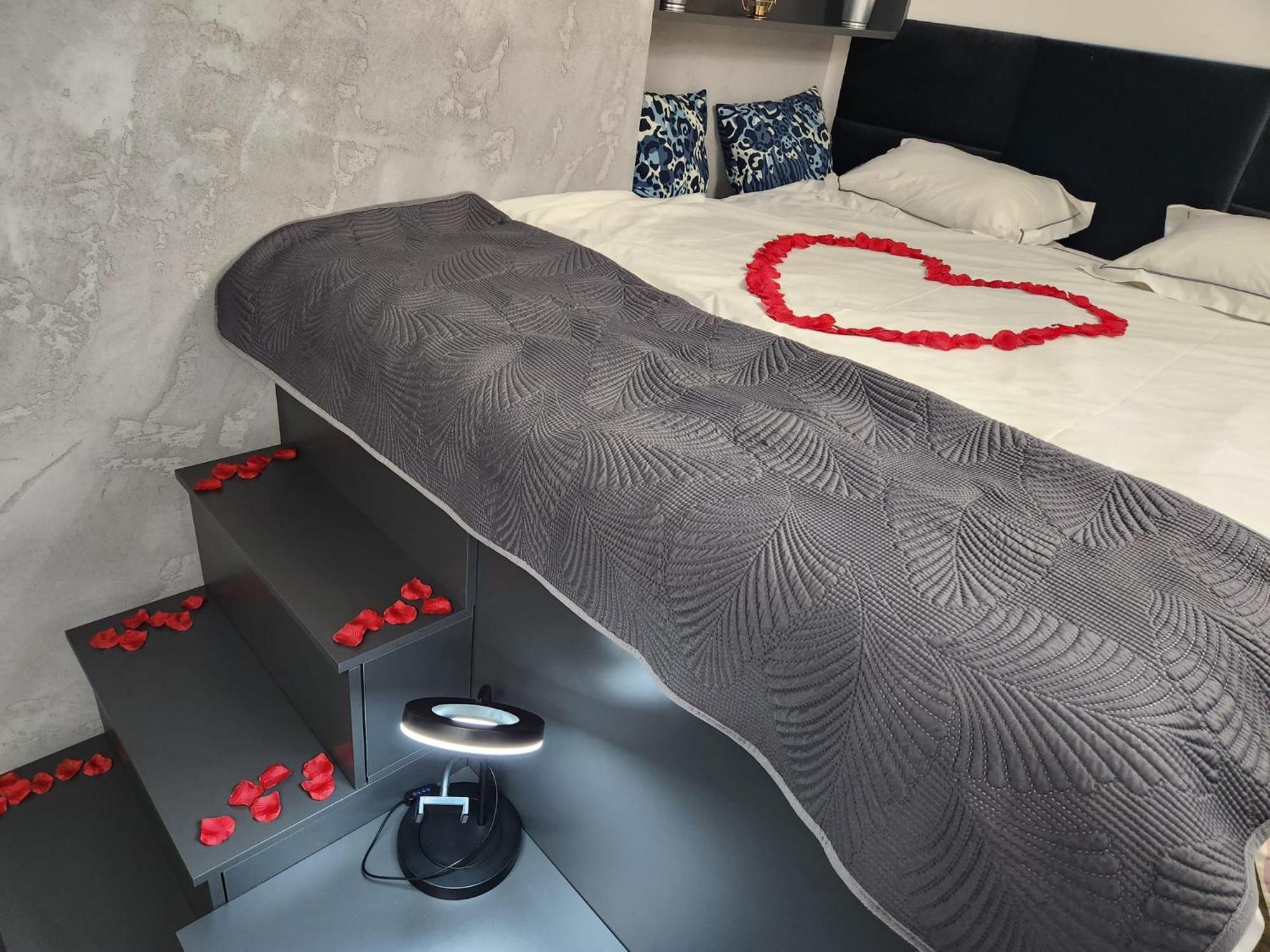 House - In With Private Jacuzzi, Full Access To Sauna, Gym And Billards - Studia Z Prywatnym Jacuzzi Oraz Dostepem Do Sauny, Silowni I Bilarda Apartamento