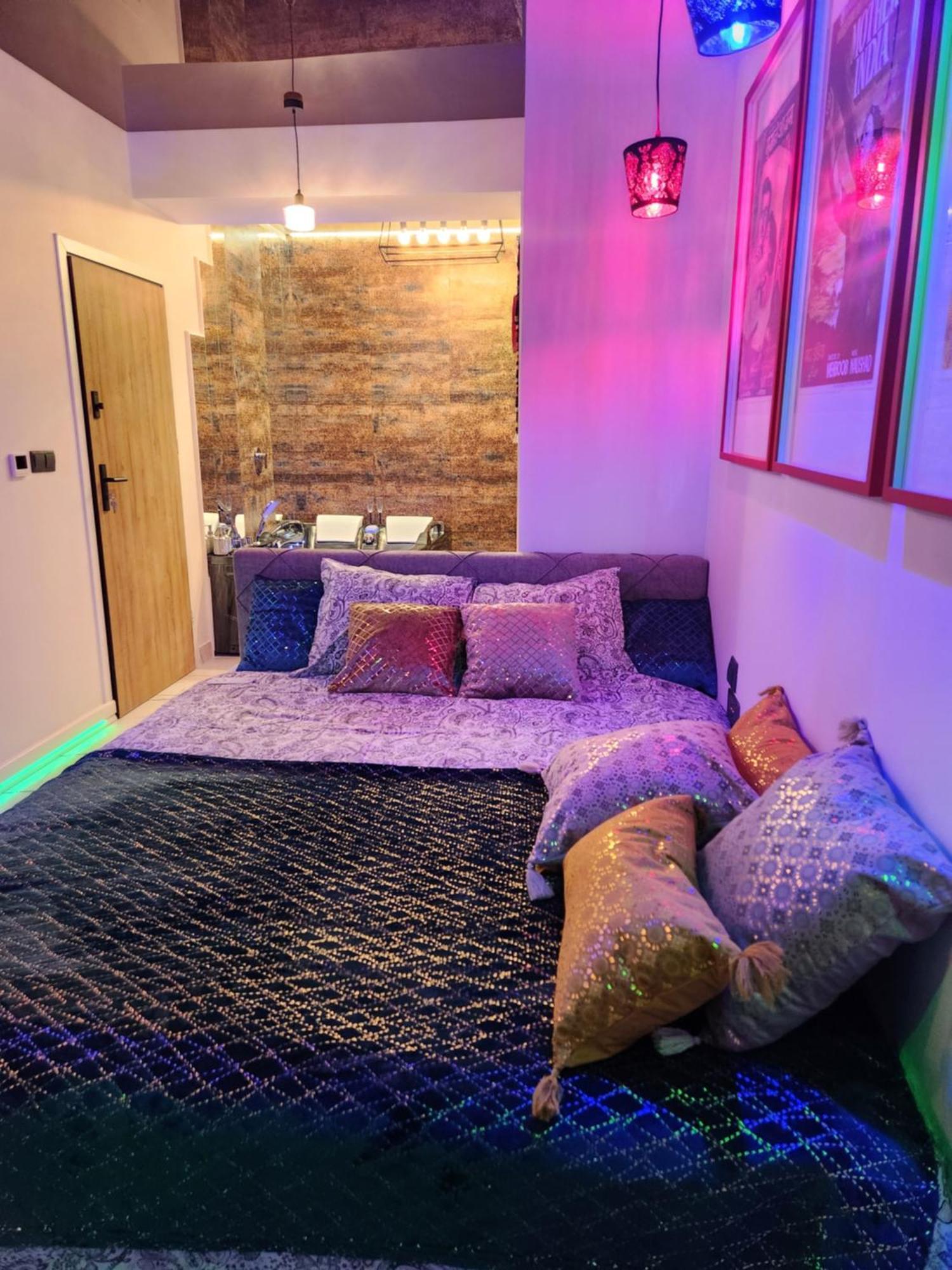 House - In With Private Jacuzzi, Full Access To Sauna, Gym And Billards - Studia Z Prywatnym Jacuzzi Oraz Dostepem Do Sauny, Silowni I Bilarda * Varsovia