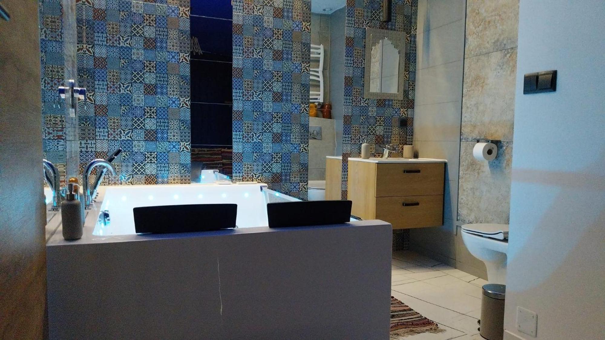 Apartamento House - In With Private Jacuzzi, Full Access To Sauna, Gym And Billards - Studia Z Prywatnym Jacuzzi Oraz Dostepem Do Sauny, Silowni I Bilarda Varsovia