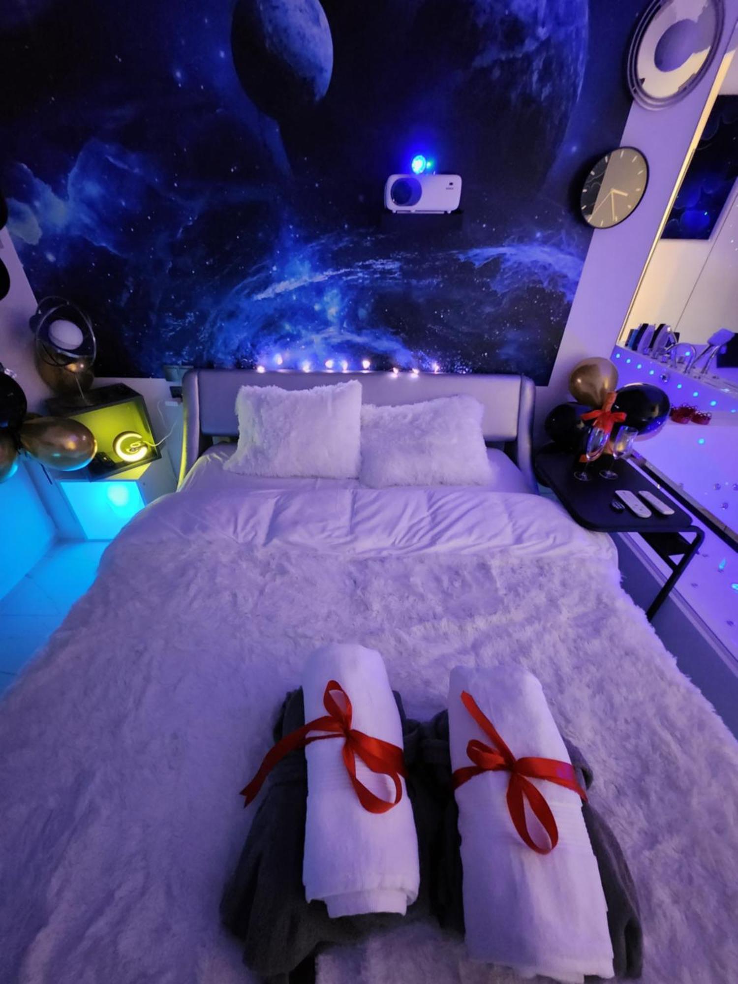 House - In With Private Jacuzzi, Full Access To Sauna, Gym And Billards - Studia Z Prywatnym Jacuzzi Oraz Dostepem Do Sauny, Silowni I Bilarda Apartament Warszawa