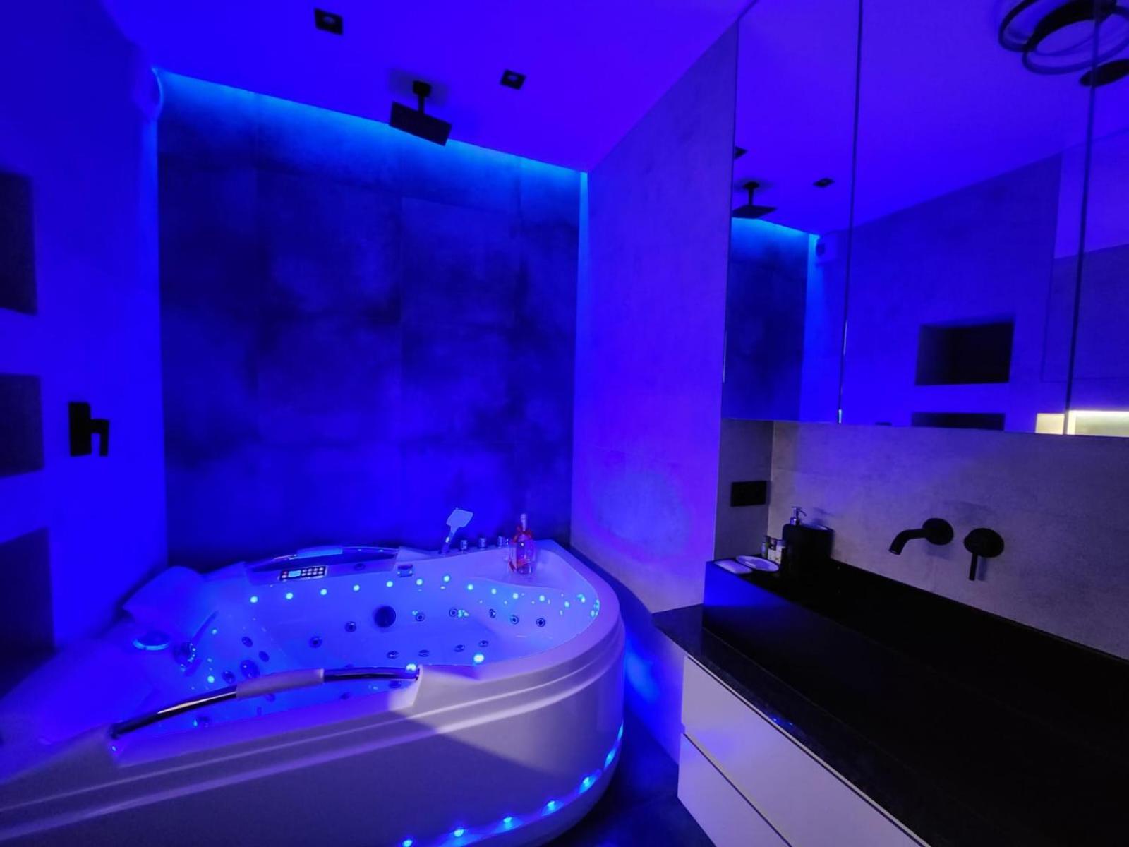 Apartament House - In With Private Jacuzzi, Full Access To Sauna, Gym And Billards - Studia Z Prywatnym Jacuzzi Oraz Dostepem Do Sauny, Silowni I Bilarda *